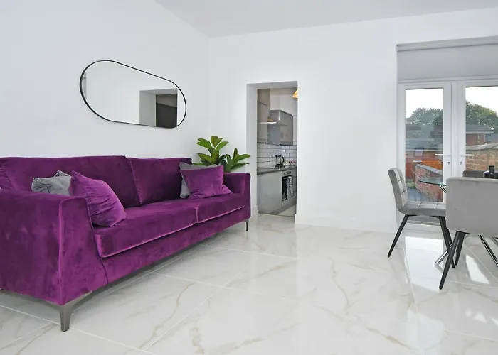 Unity House By Yourstays - 3 Bedroom House In Crewe