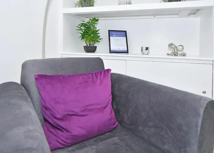 Unity House By Yourstays - 3 Bedroom House In Crewe