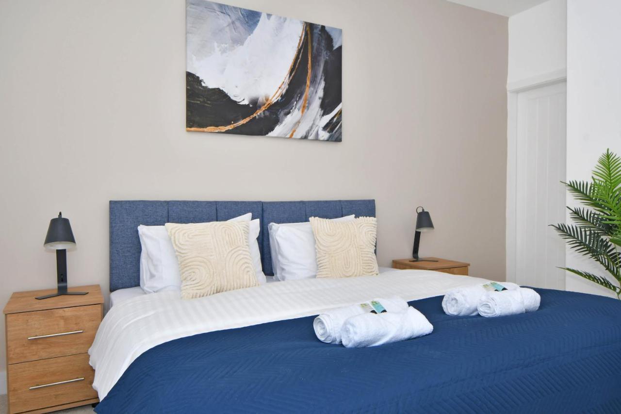 Unity House By Yourstays - 3 Bedroom House In Holiday home Crewe
